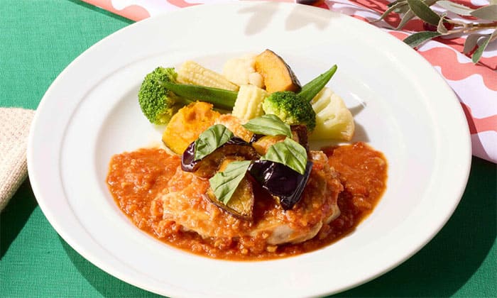 ココス 揚げなすとバジルのガーリックトマトチキンステーキ